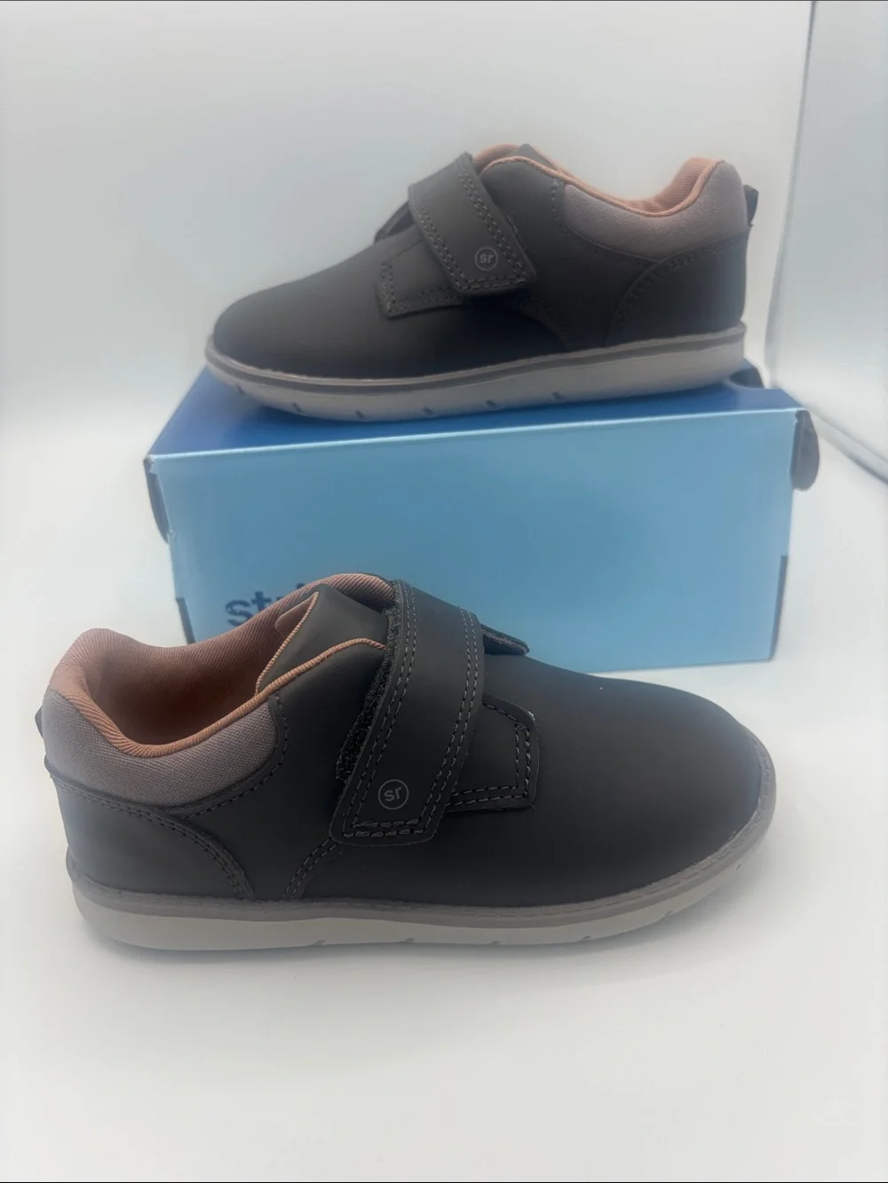 Stride Rite SRT Griffin Grey Velcro Shoe 10 WIDE NWT